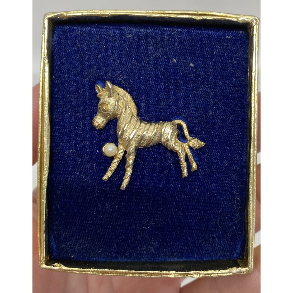 Mamselle Gold Colored Zebra Pin Brooch (C6)